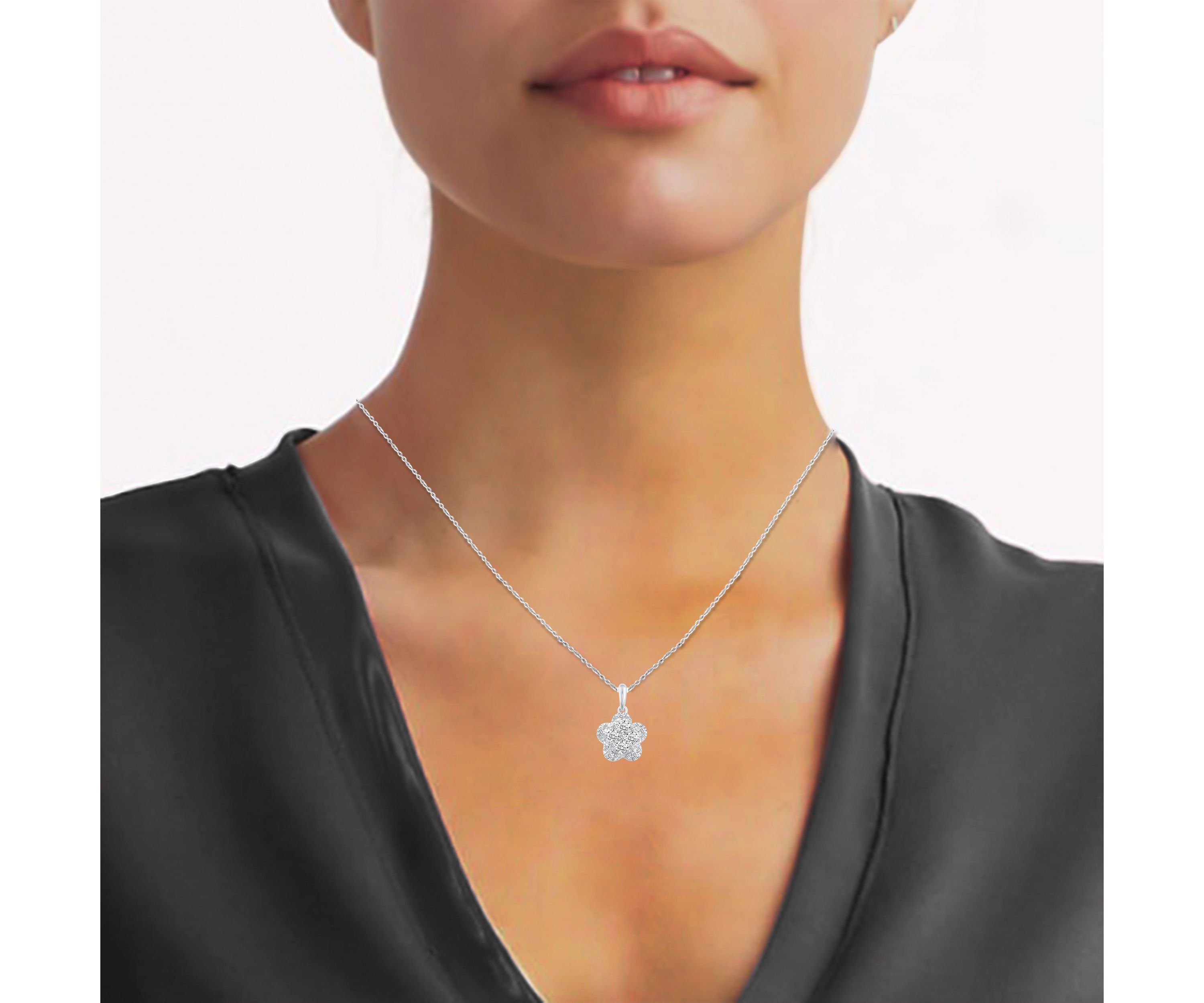 1/2 Ctw Diamond Flower Pendant in 14K White Gold with 18" cable chain