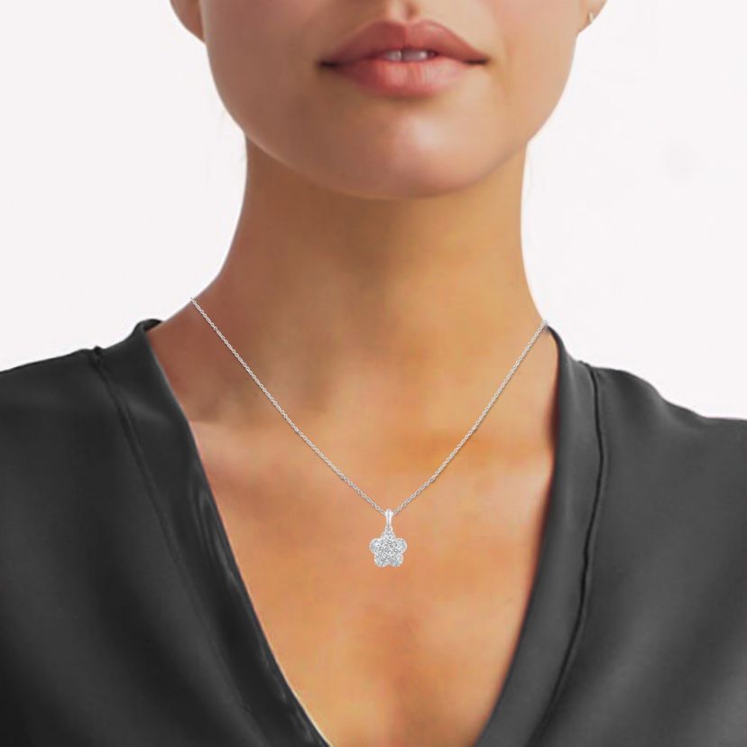 1/2 Ctw Diamond Flower Pendant in 14K White Gold with 18" cable chain
