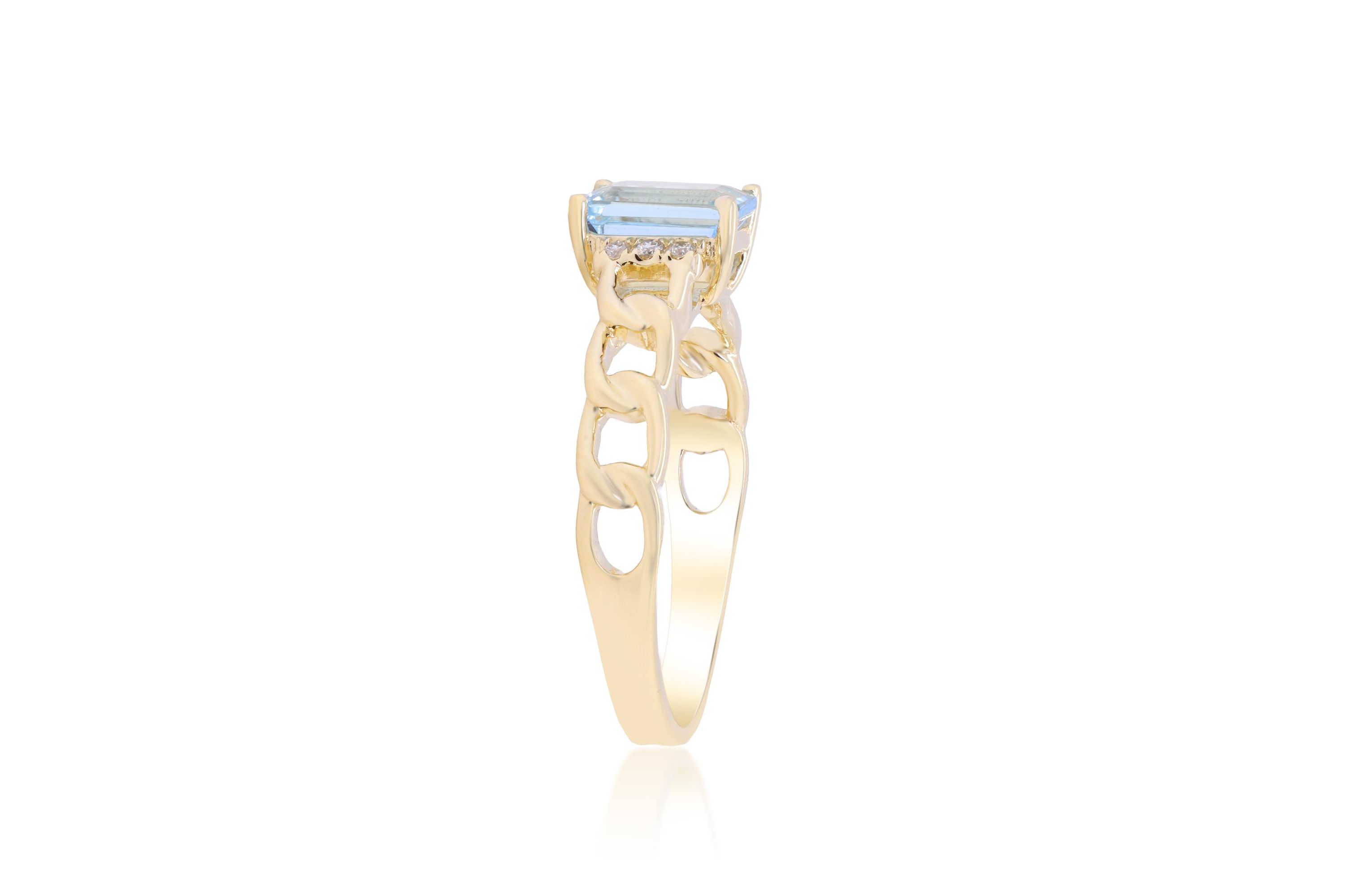 Aquamarine Ring in 14K Yellow Gold