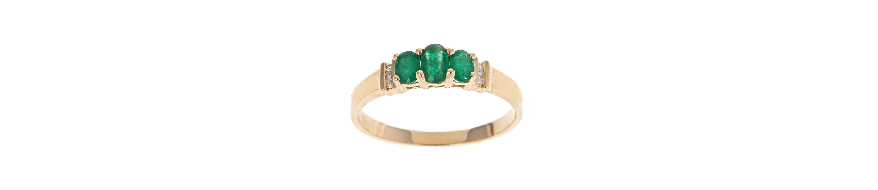 Emerald Ring in 14K Yellow Gold