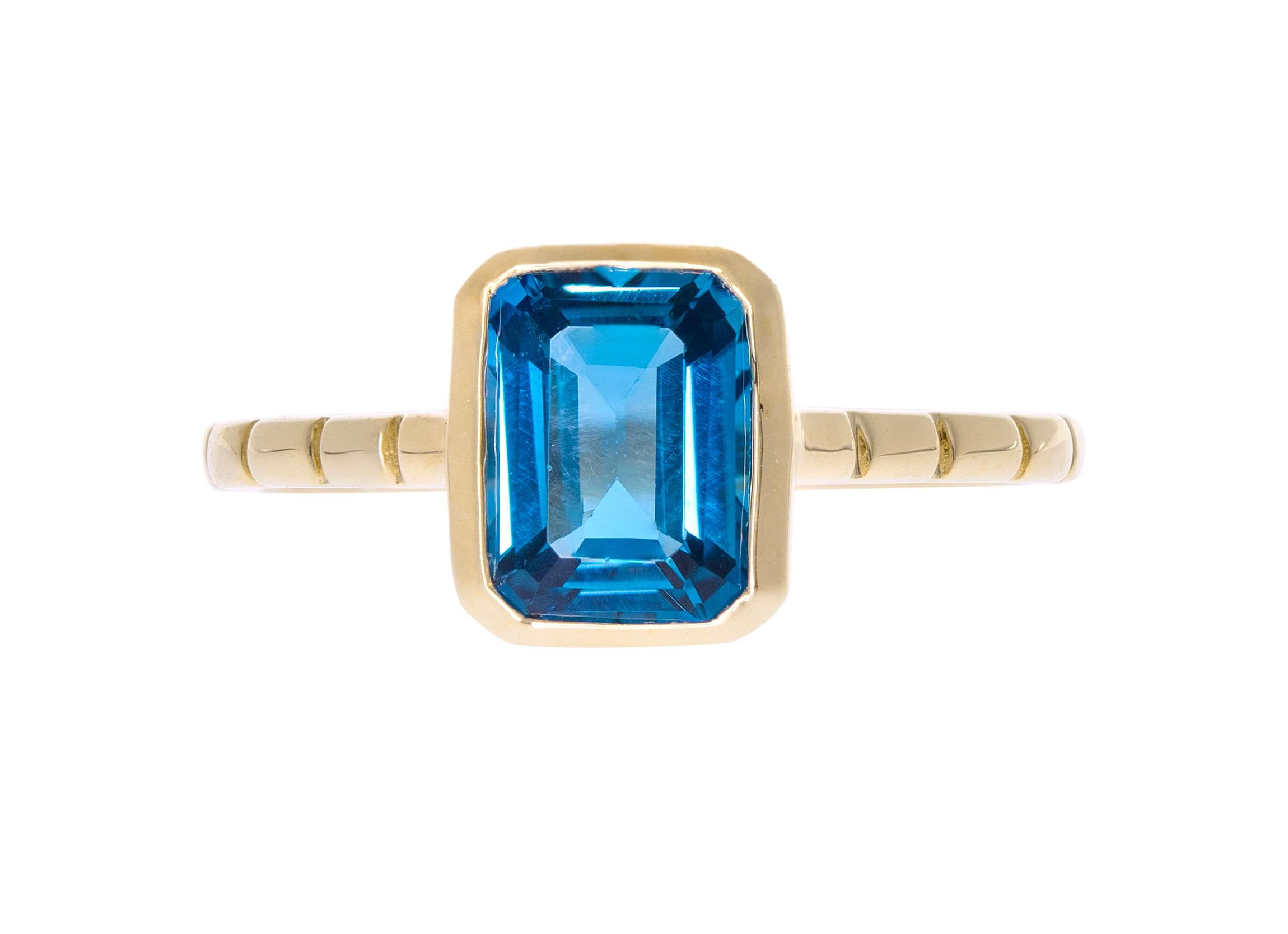 BLUE TOPAZ Ring in 10K YELLOW GOLD