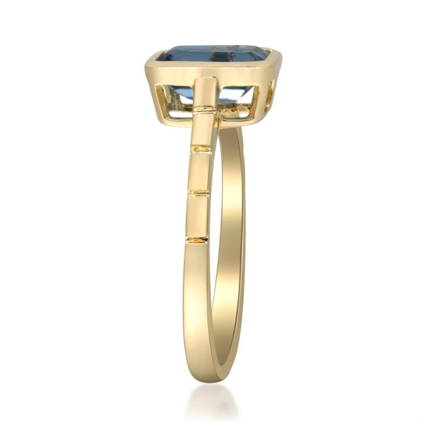 BLUE TOPAZ Ring in 10K YELLOW GOLD