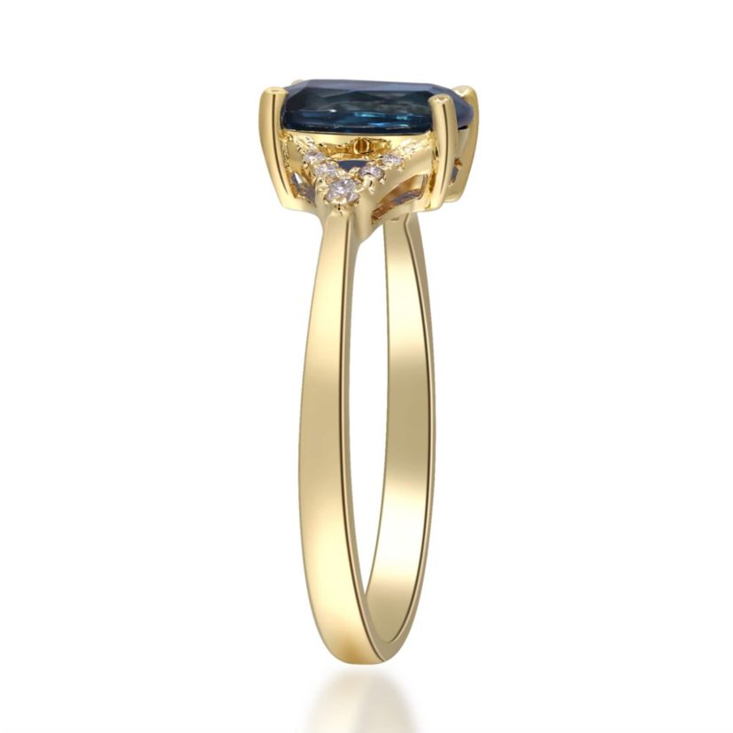 BLUE TOPAZ Ring in 10K YELLOW GOLD
