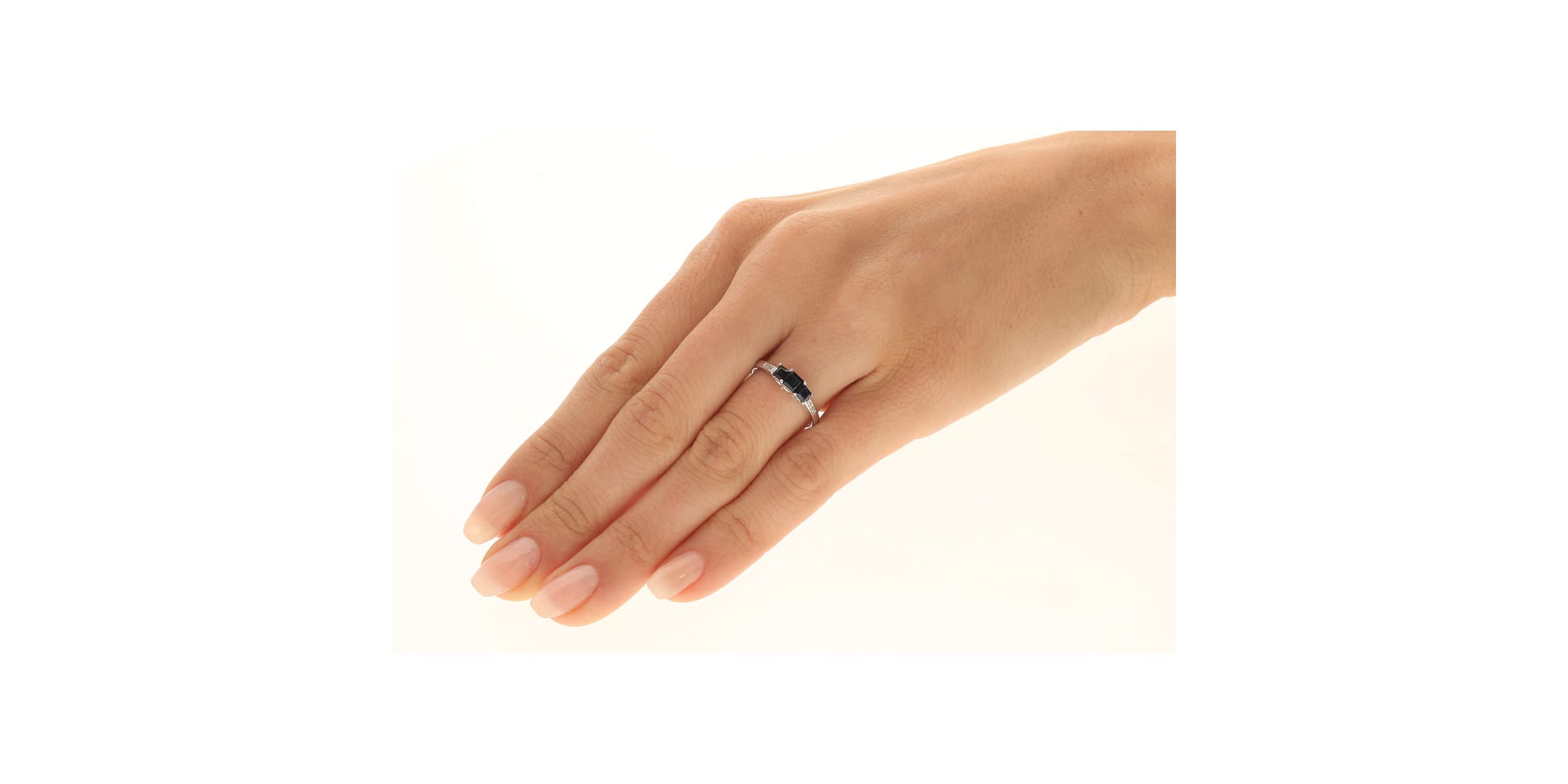 SAPPHIRE Ring in 10K WHITE GOLD
