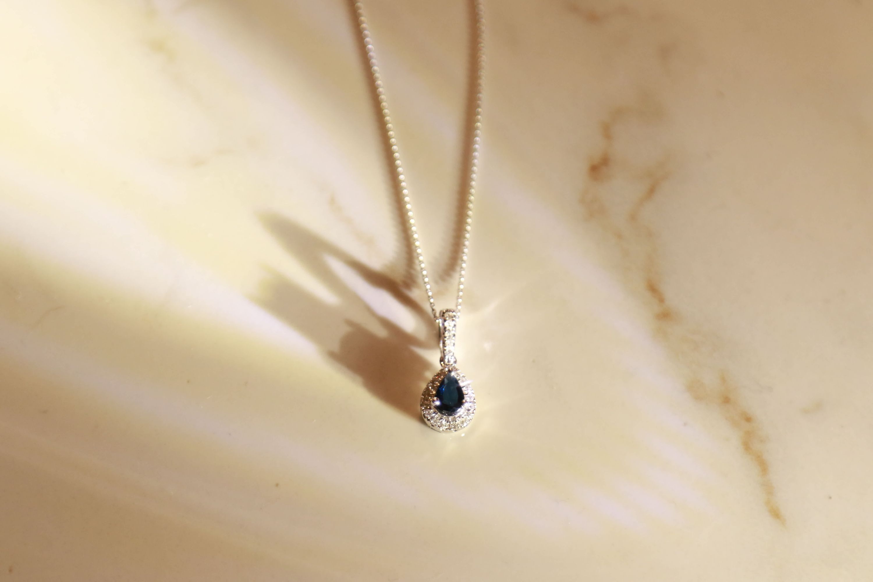SAPPHIRE Pendant in 10K WHITE GOLD