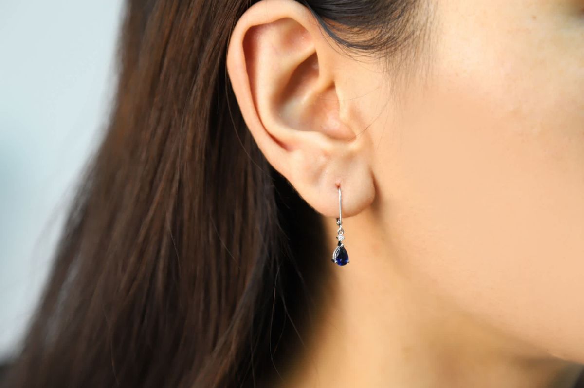 Blue Sapphire Earring in 14K White Gold