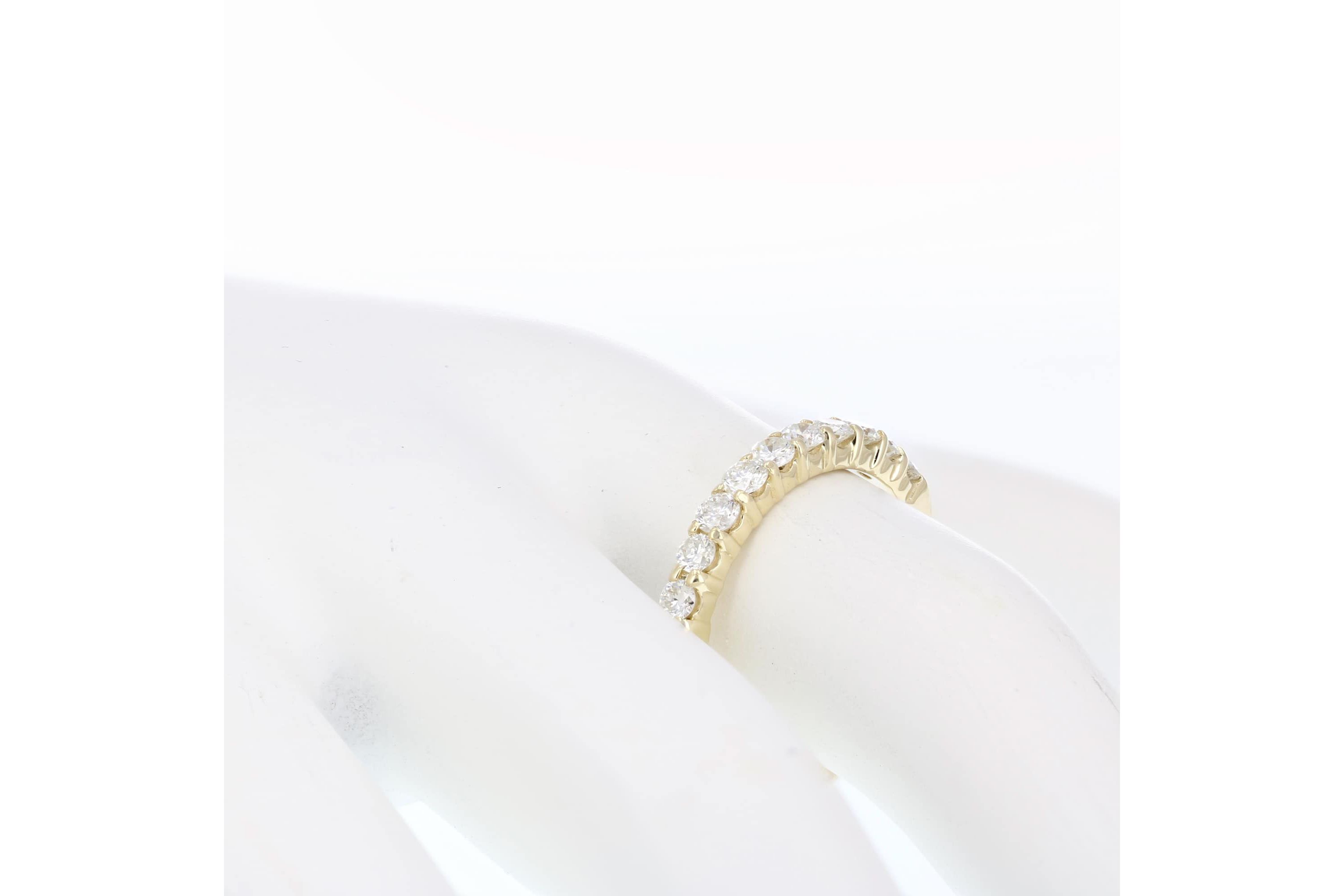 3/4 ct. t.w. Diamond Wedding Band in 14K Yellow Gold