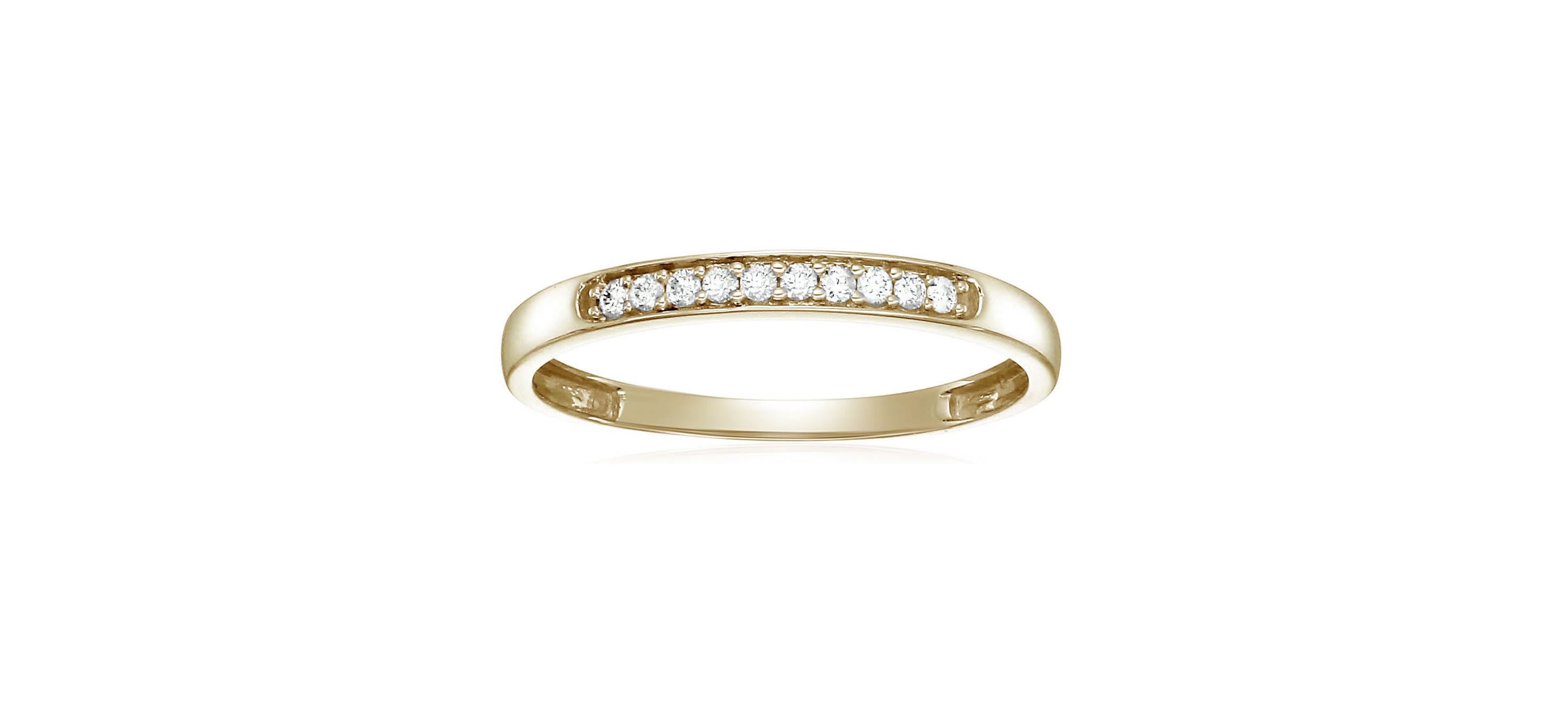 1/10 ct. t.w. Diamond Wedding Band in 10K Yellow Gold