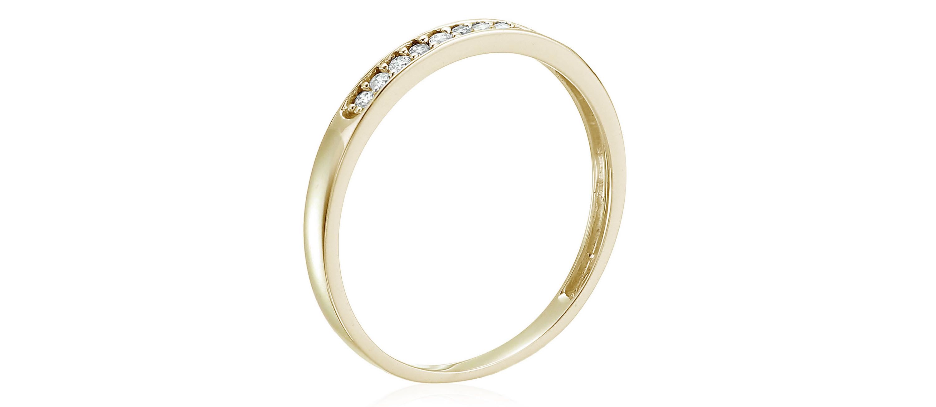 1/10 ct. t.w. Diamond Wedding Band in 10K Yellow Gold