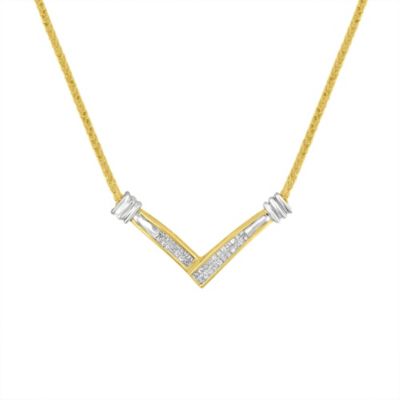Haus of Brilliance 14K Yellow and White Gold 1/4 Cttw Diamond âVâ Shape 18" Pendant Necklace