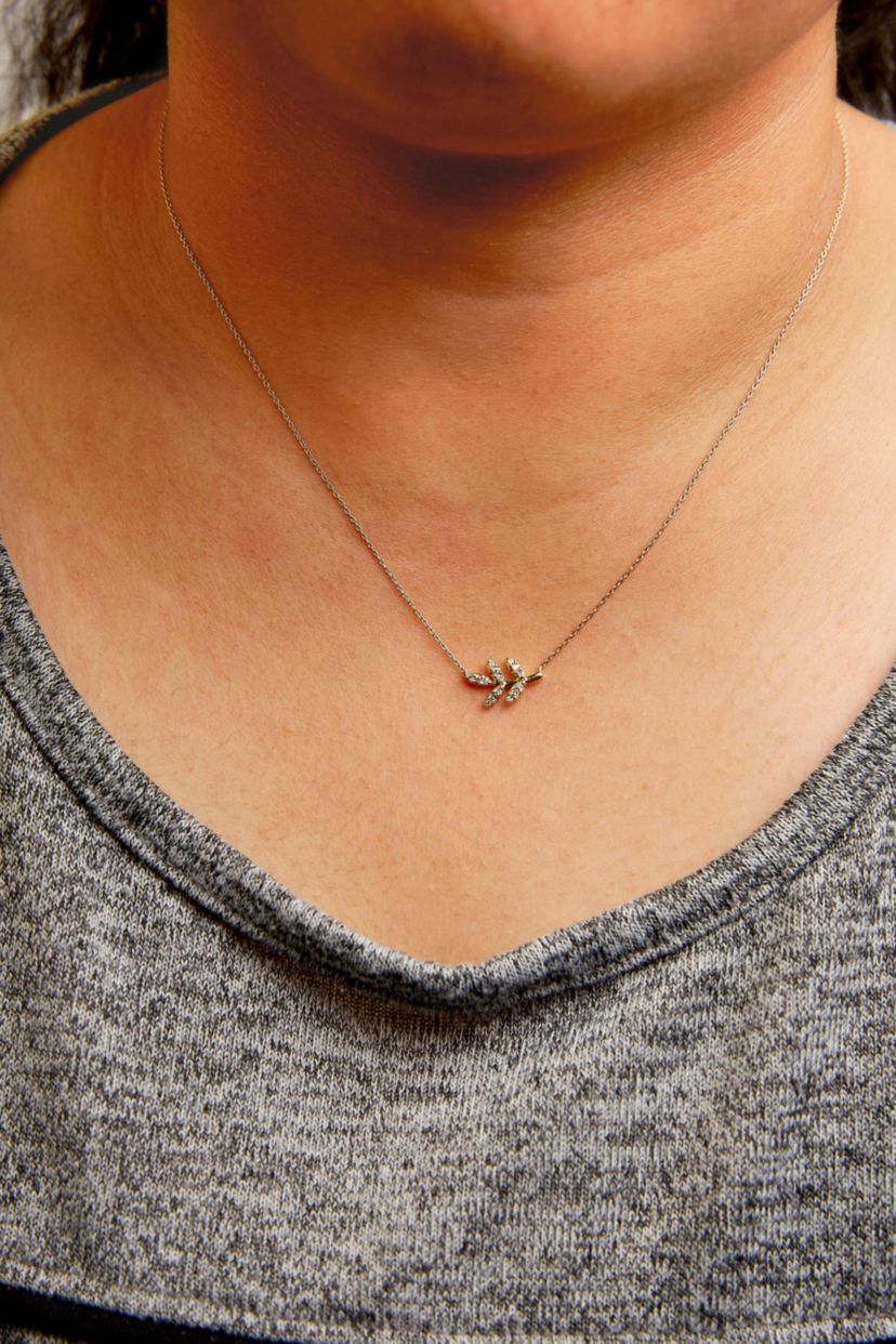 10K Yellow Gold 1/10 Cttw Diamond Leaf and Branch 18" Pendant Necklace