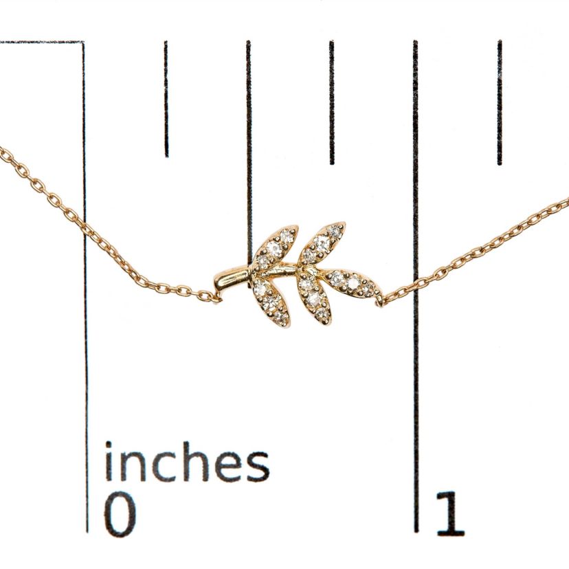 10K Yellow Gold 1/10 Cttw Diamond Leaf and Branch 18" Pendant Necklace