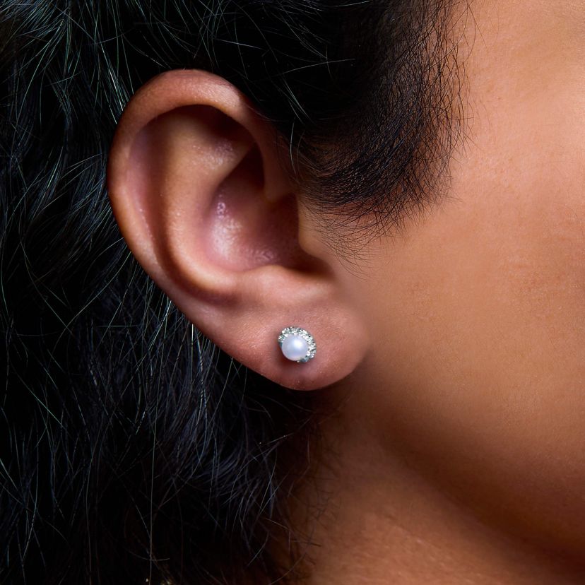 10K White Gold Pearl & 1/7 Cttw Diamond Halo Stud Earring