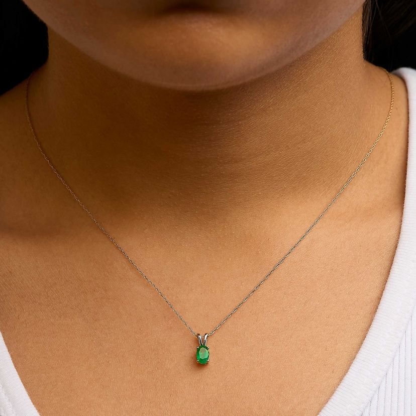 14K Yellow Gold Oval Green Emerald Solitaire Pendant Necklace - 18" Inches