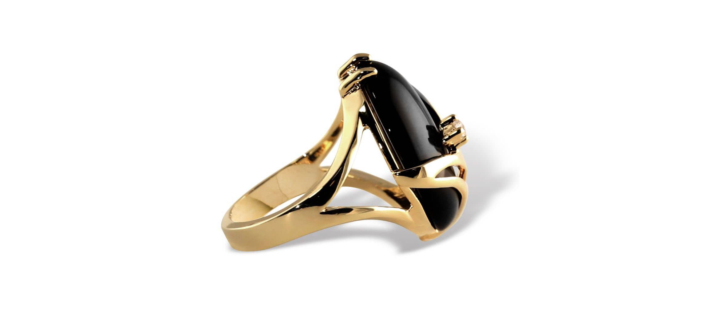 Oval-Shaped Onyx and Crystal Accent Cocktail Ring in Gold-Plated