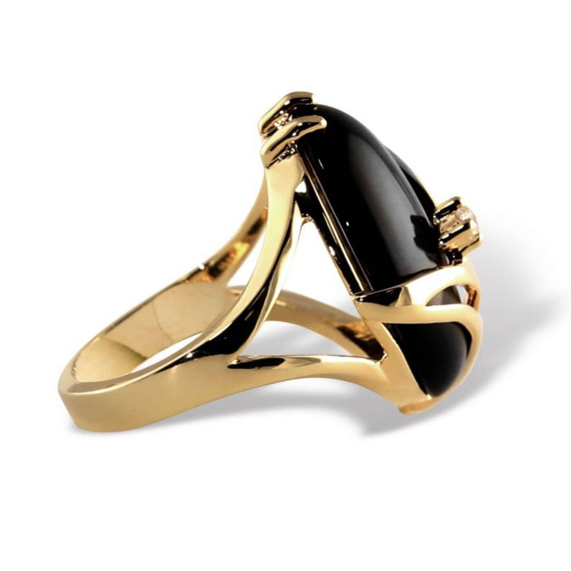 Oval-Shaped Onyx and Crystal Accent Cocktail Ring in Gold-Plated