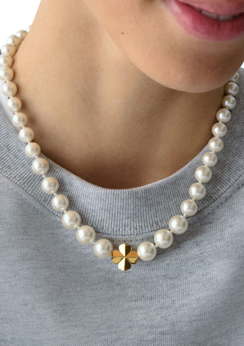 Short Pearl Collar Necklace