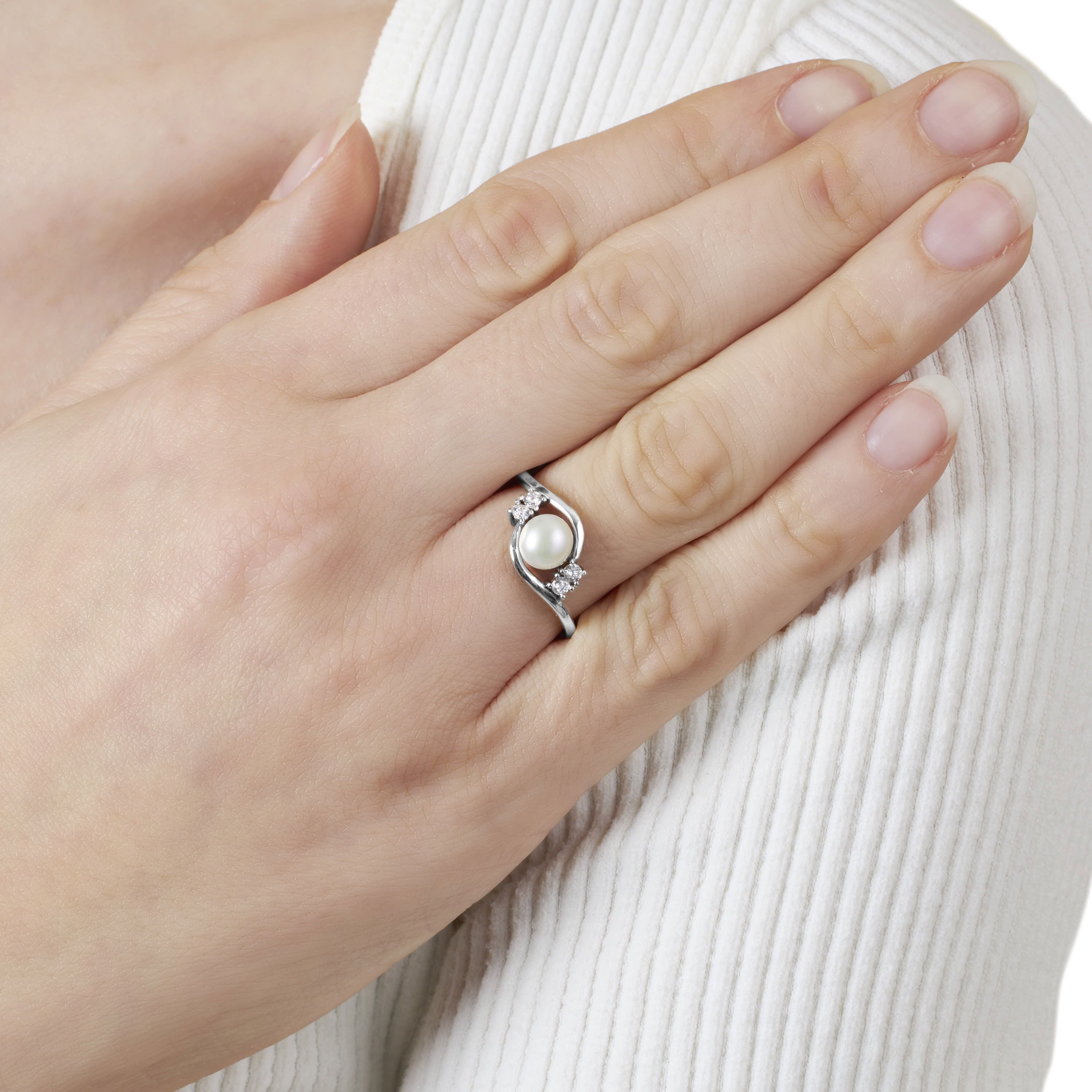 Sterling Silver Fresh Water Pearl Ring with Cubic Zirconia Accents Size 7