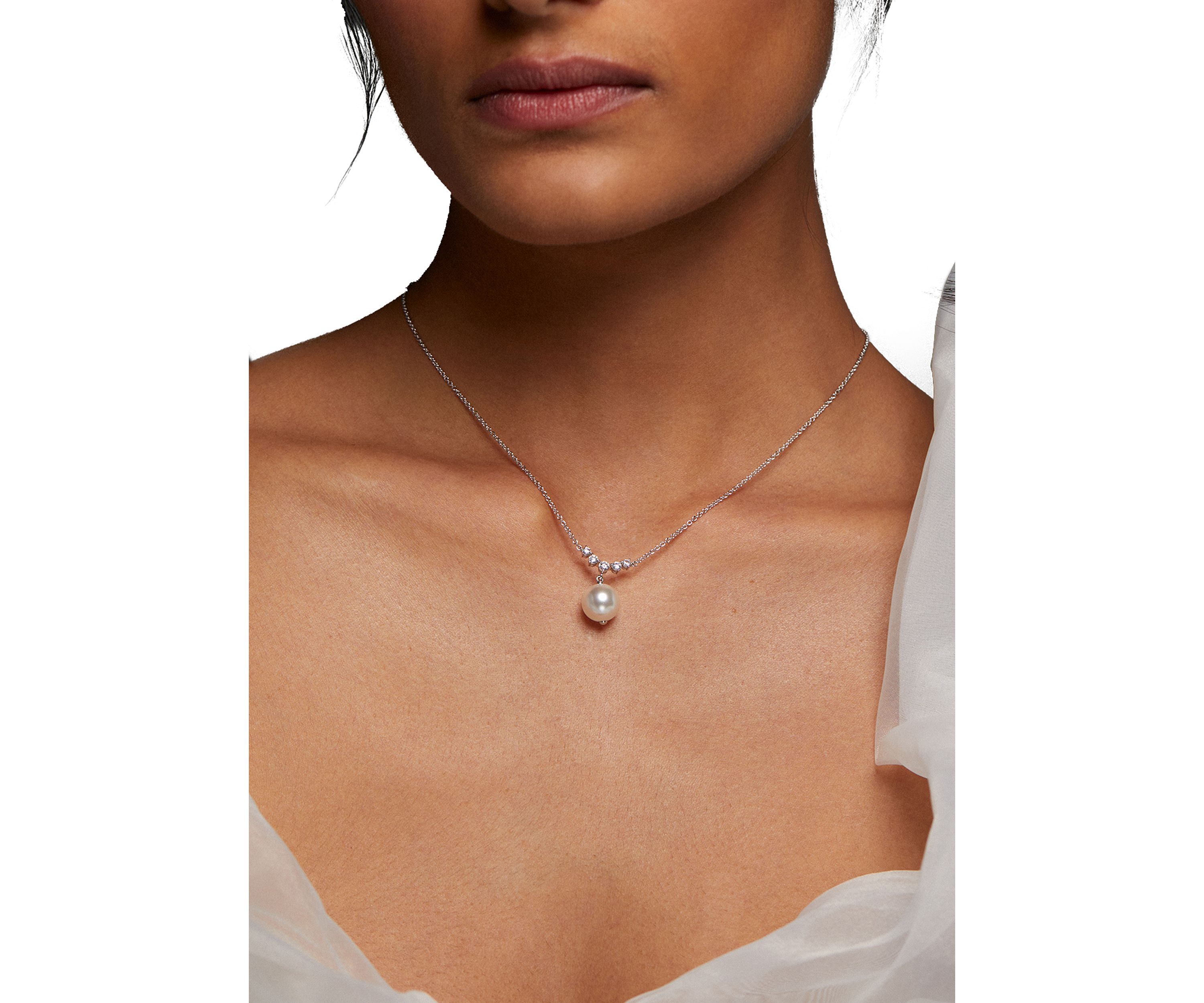 Venus Pearl Pendant Necklace 