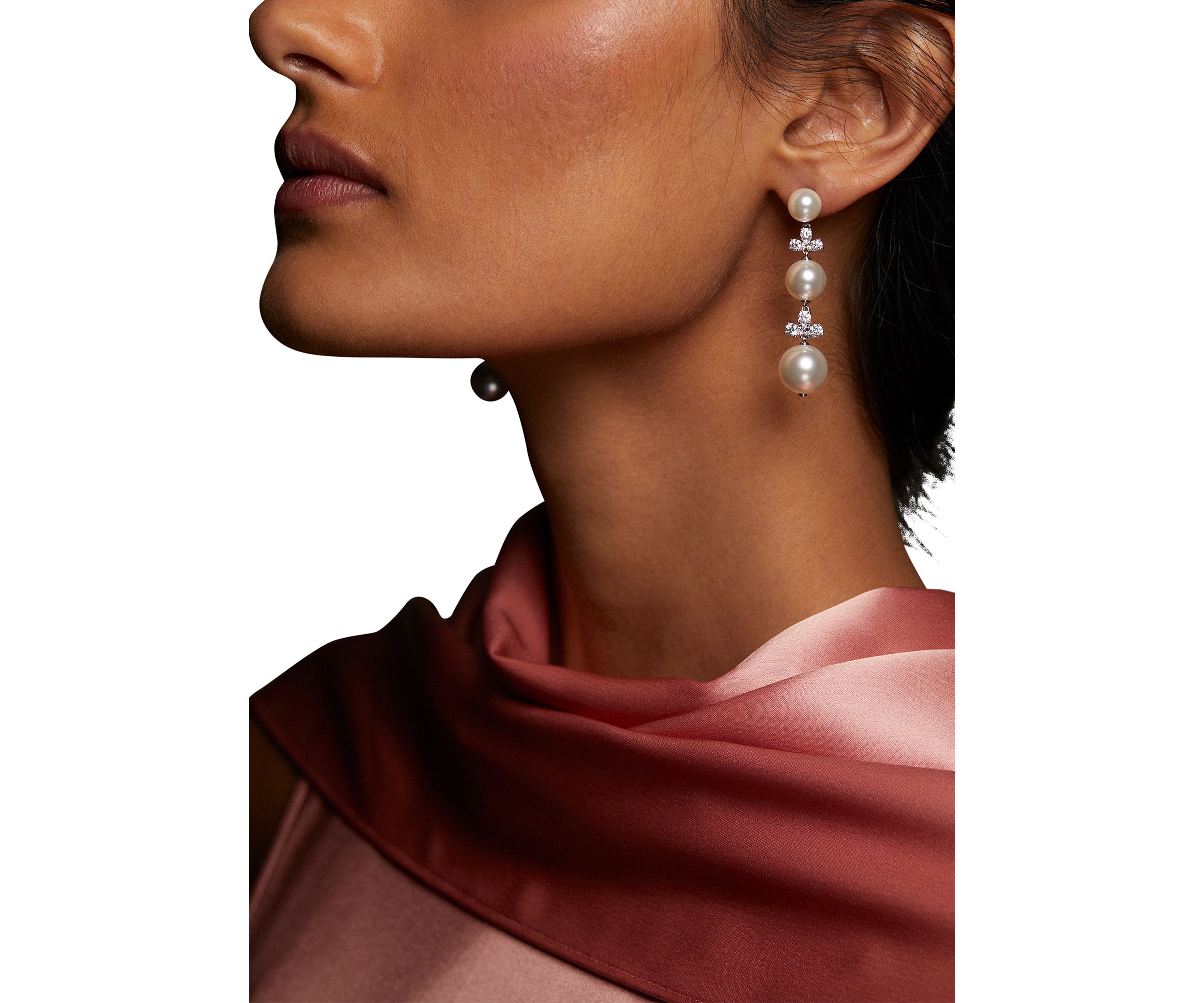 Venus Pearl Linear Earrings