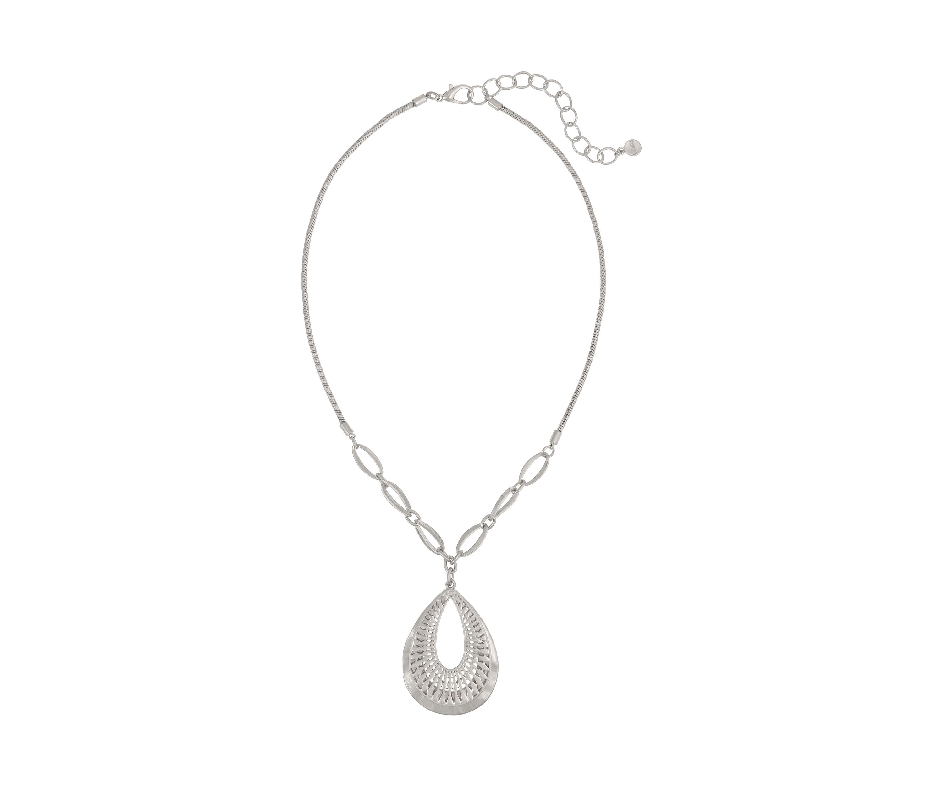 Short Open Textured Teardrop Pendant Necklace
