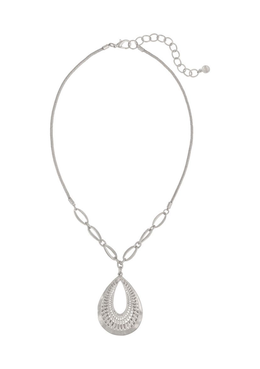 Short Open Textured Teardrop Pendant Necklace