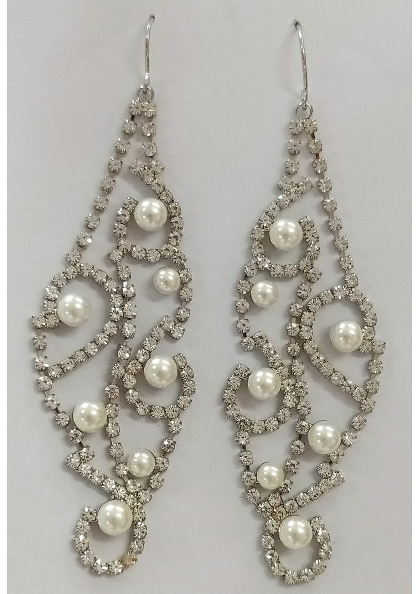 PEARL AND CRYSTAL ROW CUFF