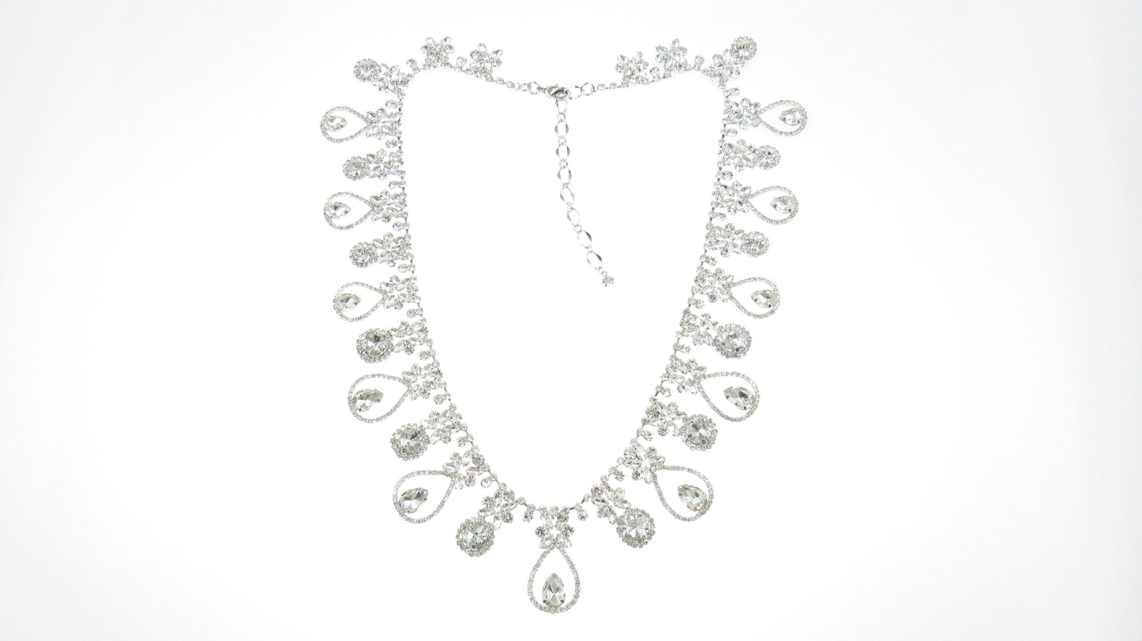 OPEN TEARDROP DRAMA NECKLACE
