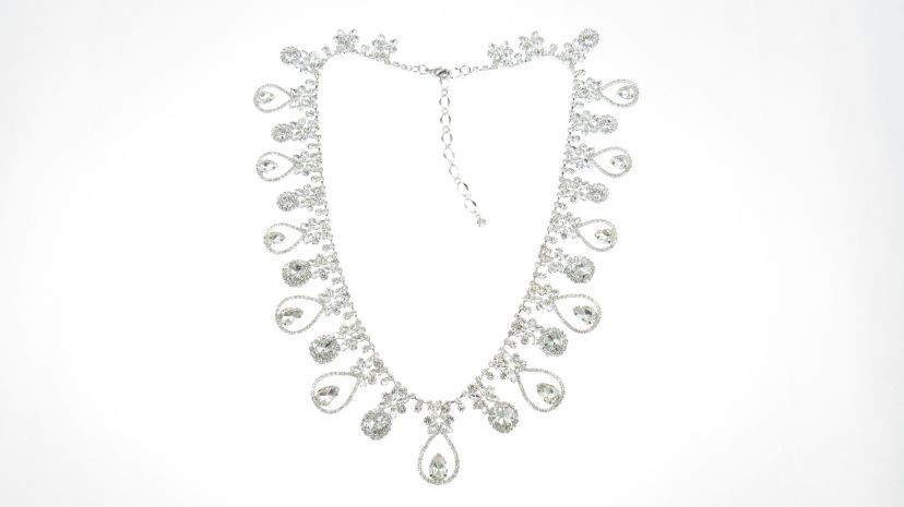 OPEN TEARDROP DRAMA NECKLACE
