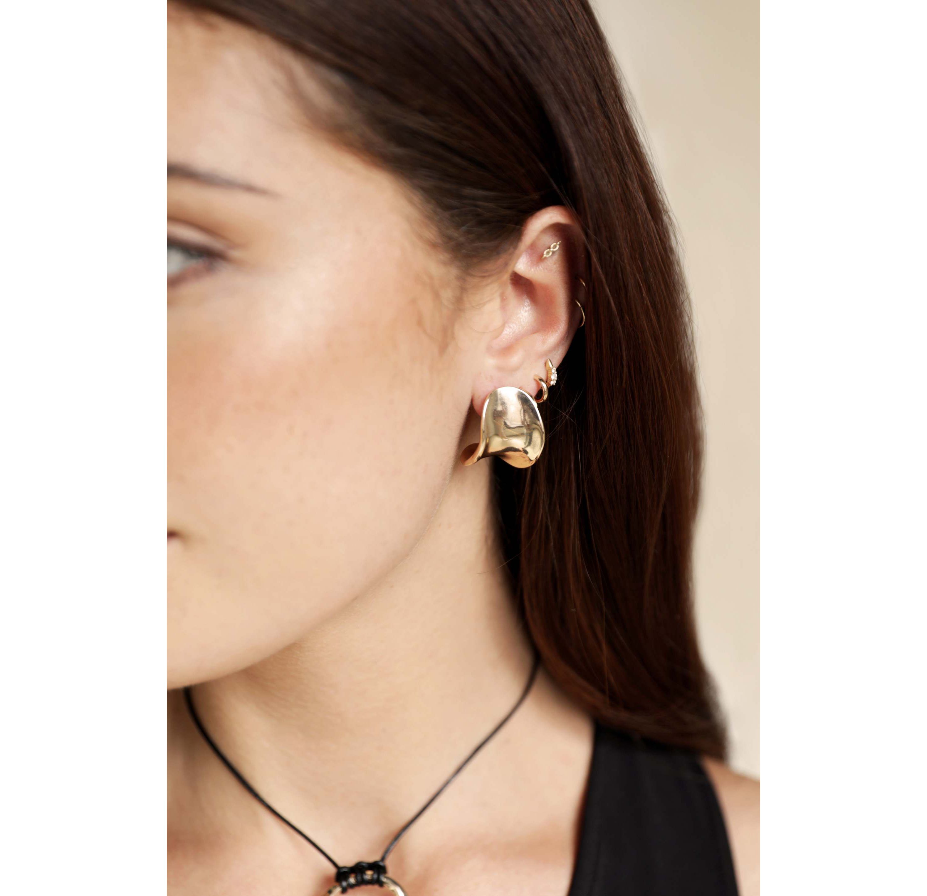 Ettika Curved Stud Earrings