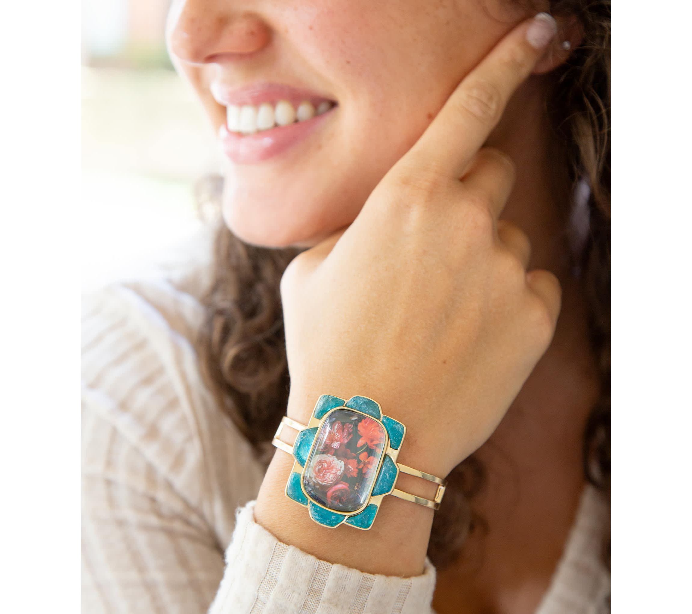 Scenic Golden Cuff Bracelet