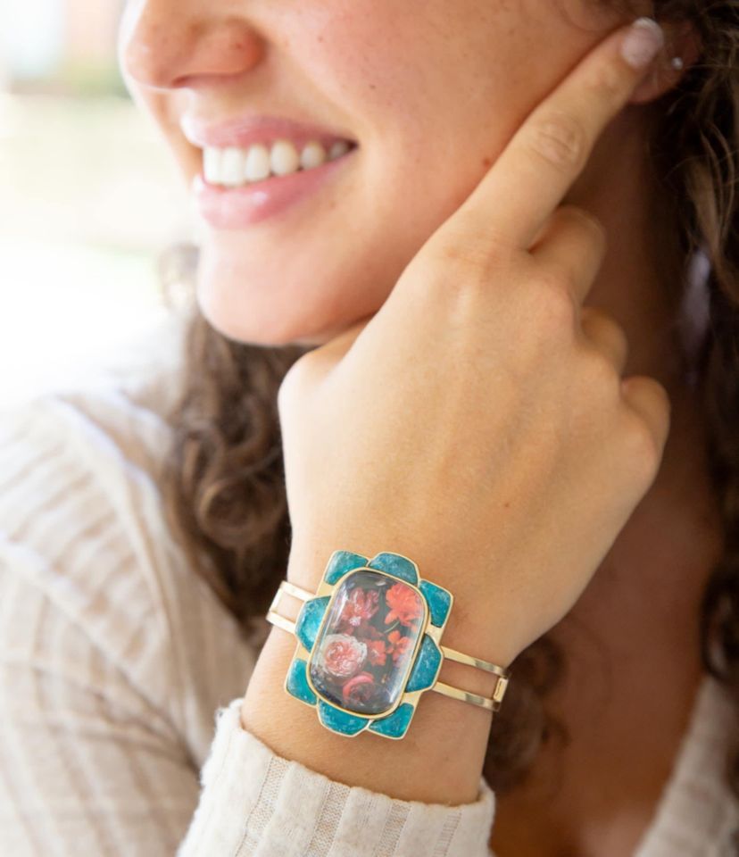 Scenic Golden Cuff Bracelet