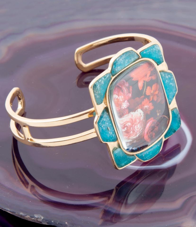 Scenic Golden Cuff Bracelet