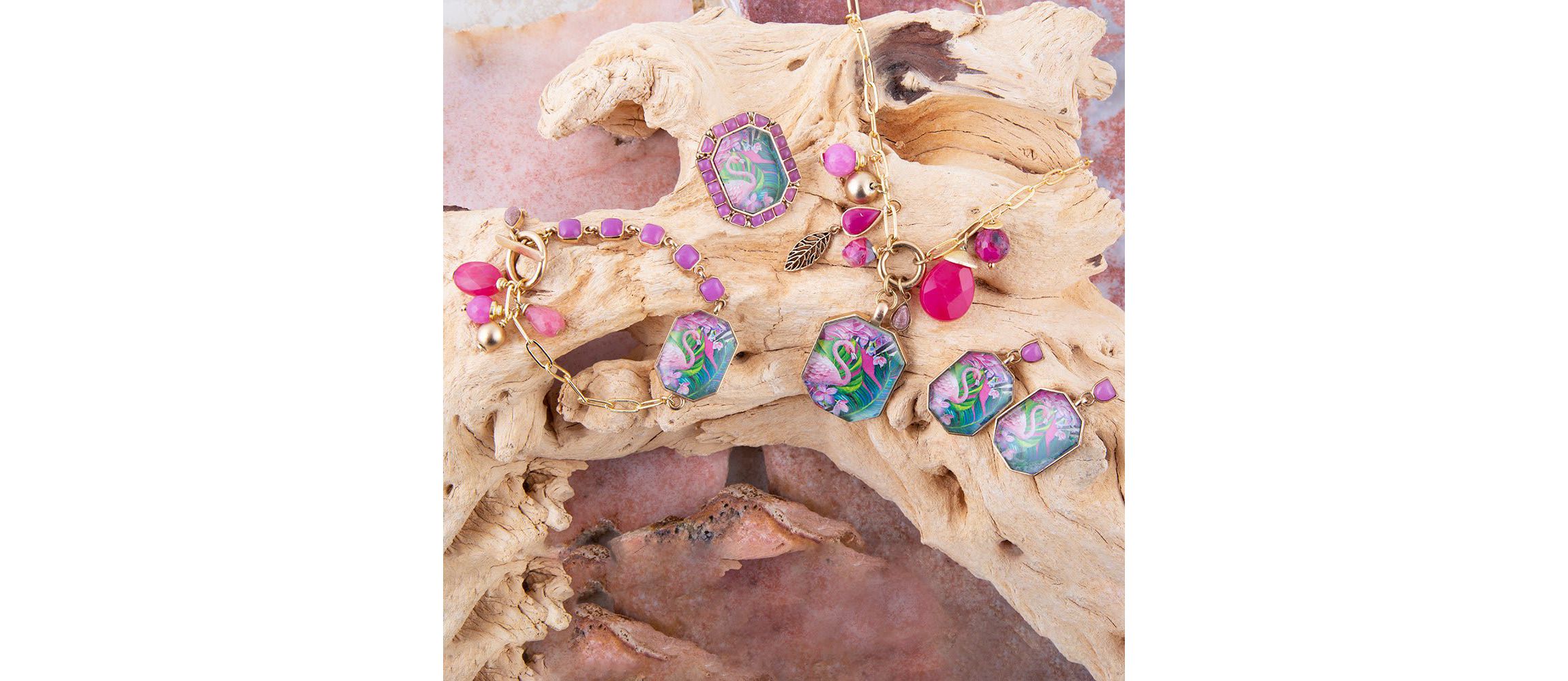 Scenic Flamingo Pink Agate Golden Link Bracelet
