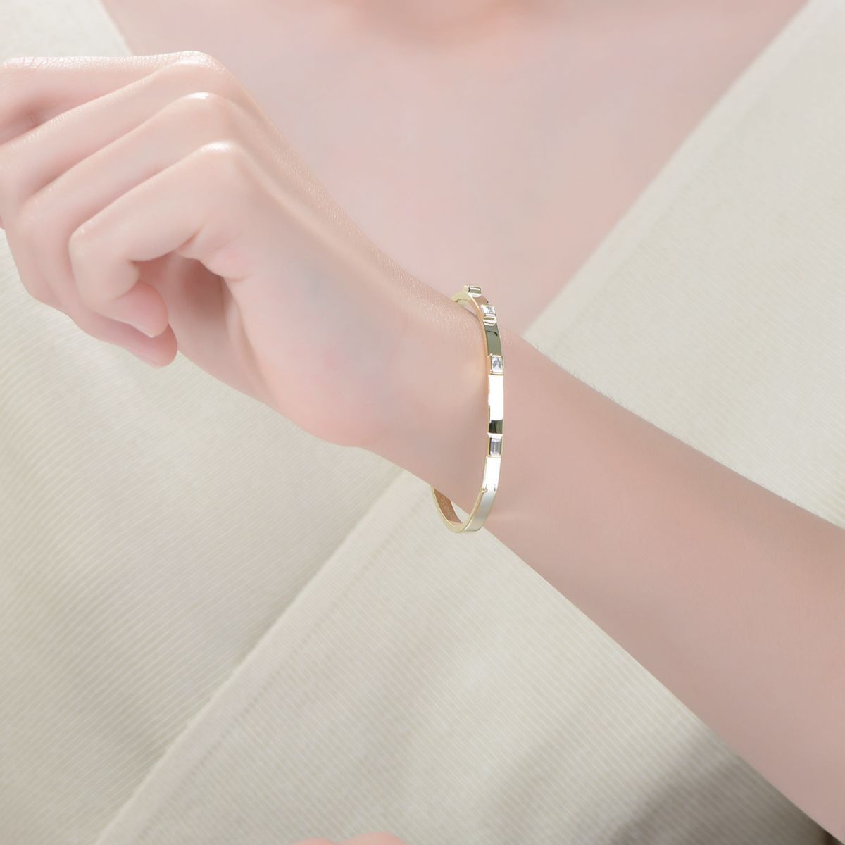Lab Created 14k Gold Plated Cubic Zirconia Bangle Box Clasps Bracelet