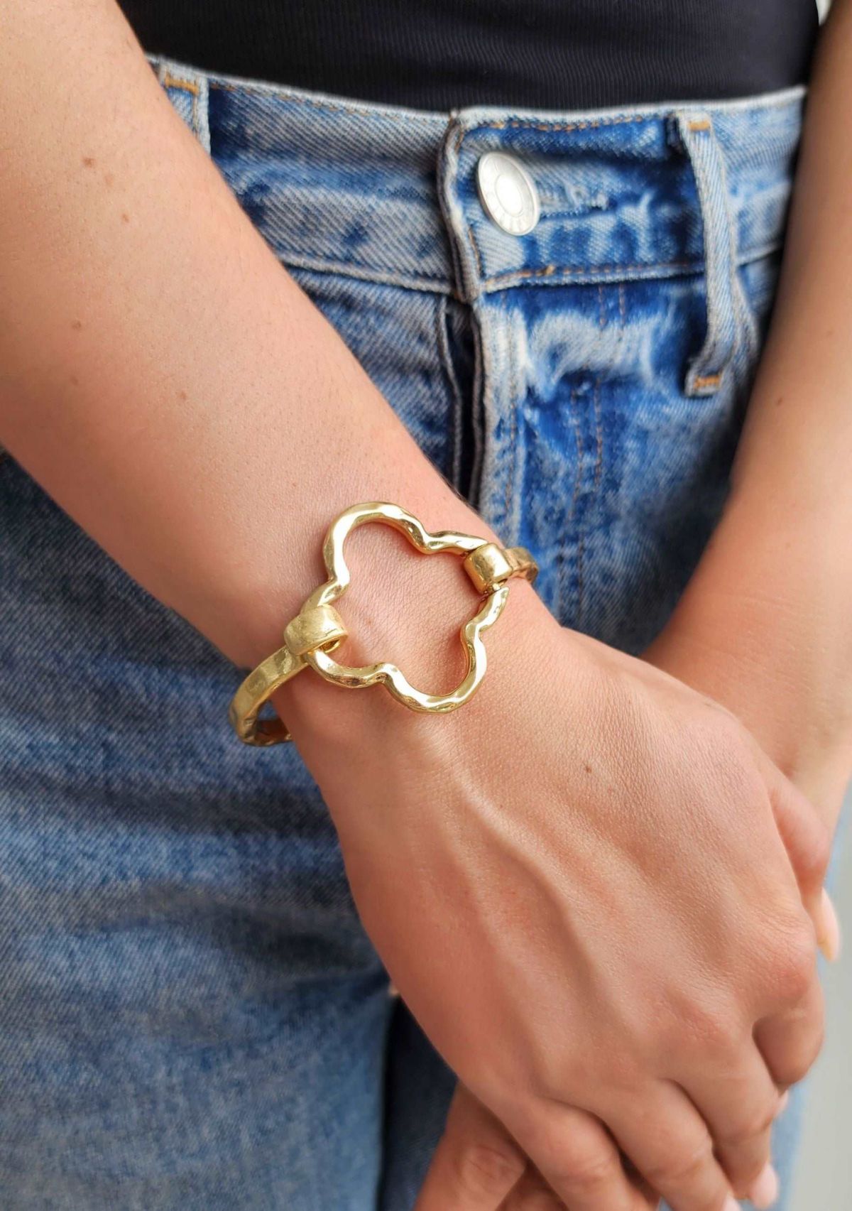 Hammered Clover Open Clover Cuff