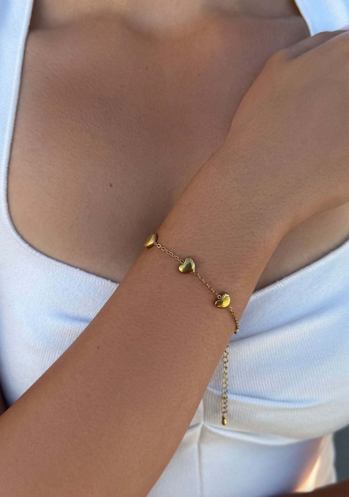 Tarnish Resistant 18k Gold Plated Heart Station Bracelet