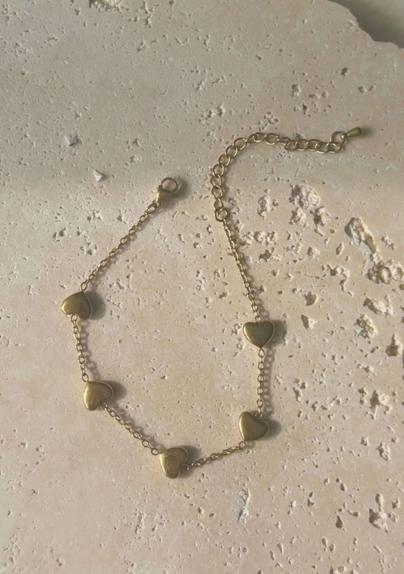 Tarnish Resistant 18k Gold Plated Heart Station Bracelet