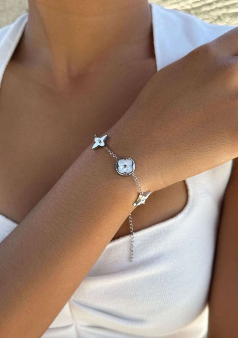 Tarnish Resistant Silver Plated Mixed Flower Pearlescent Bracelet