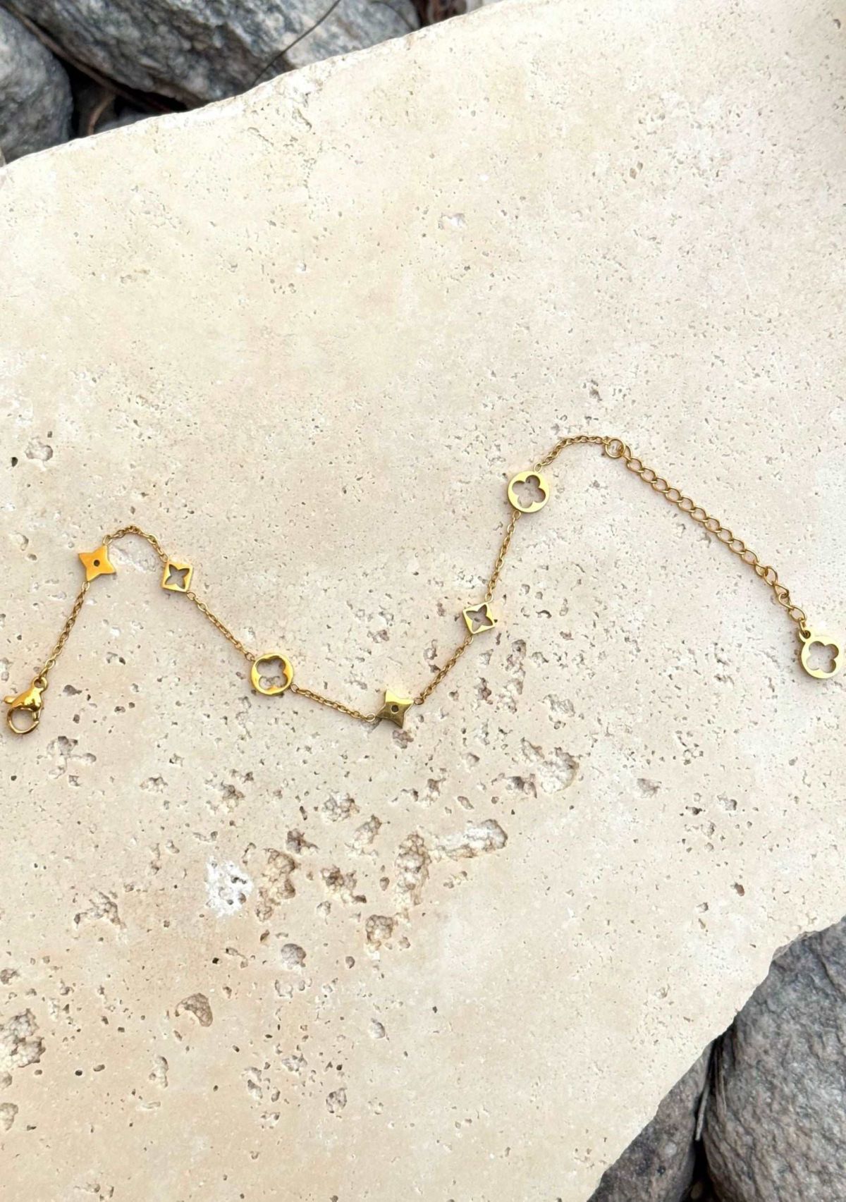 Tarnish Resistant 18k Gold Plated Mixed Clover Bracelet