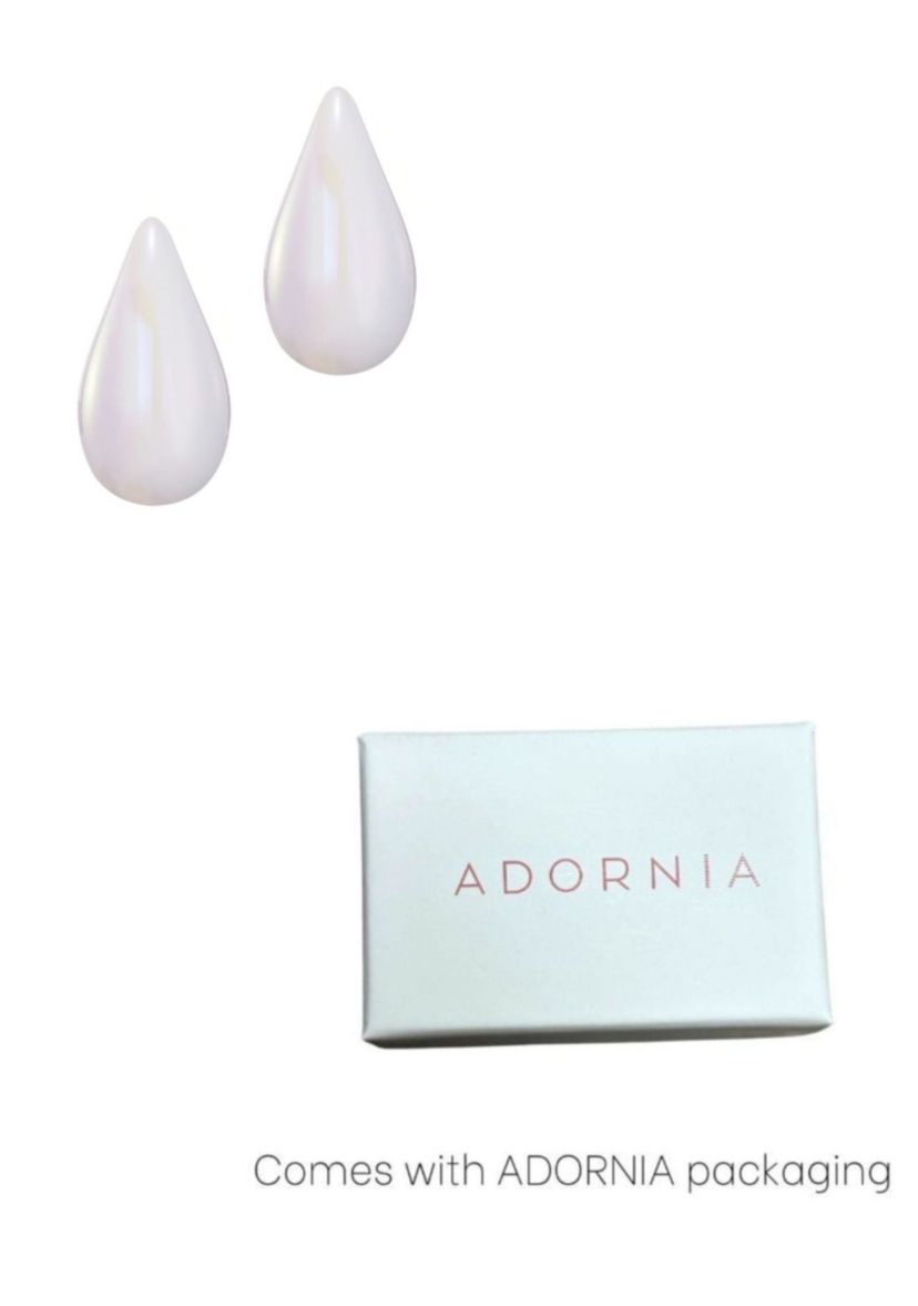Pearl Teardrop Sculptural Studs