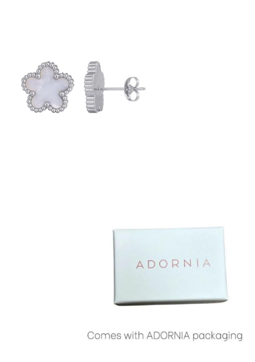 Tarnish Resistant Silver Plated Mother of Pearl 5-Leaf Clover Stud Earrings