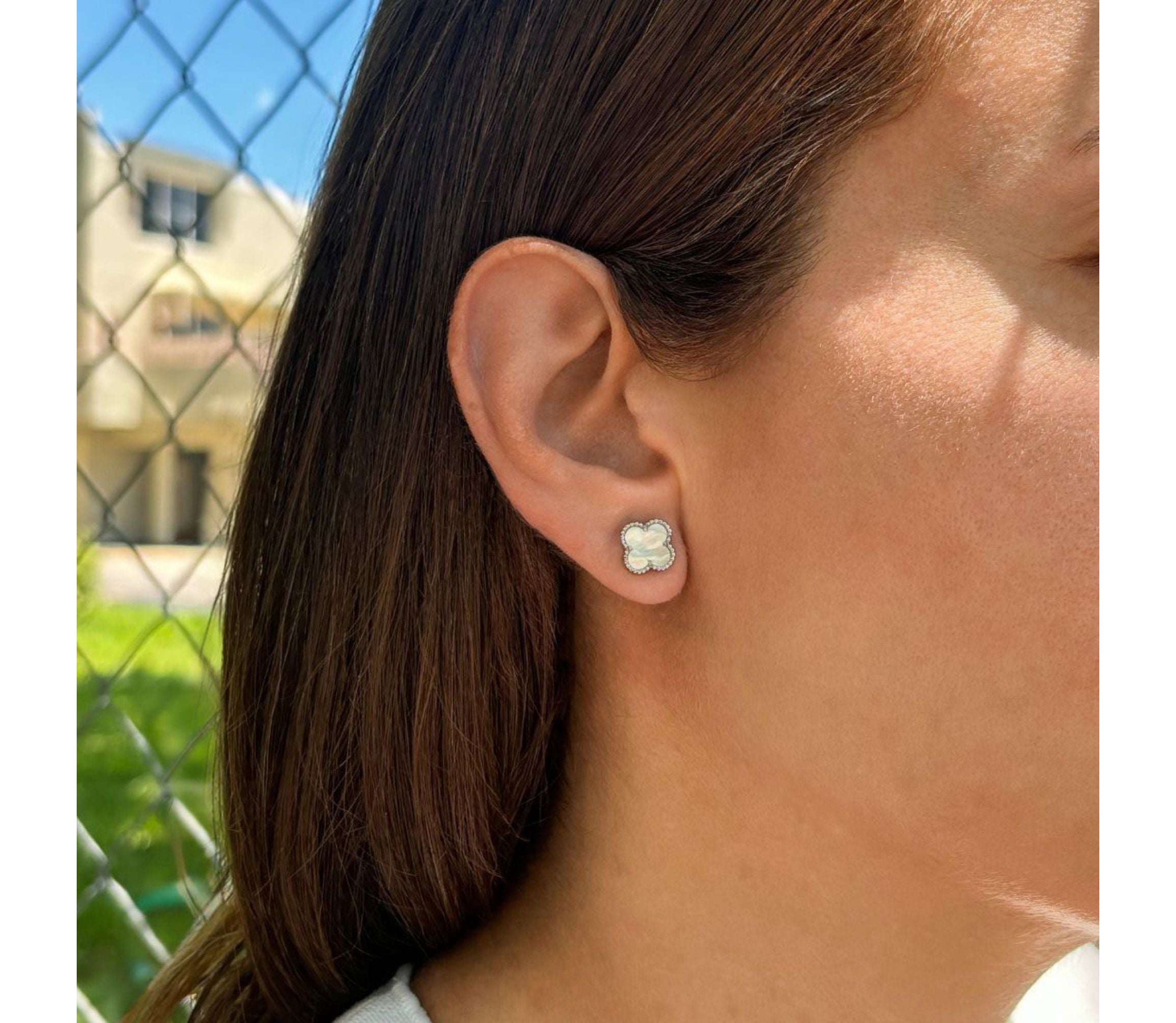 White Mother of Pearl Flower Stud Earrings silver