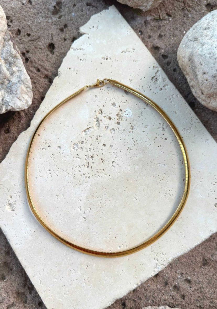 Tarnish Resistant 18k Gold Plated Omega Layering Chain Necklace