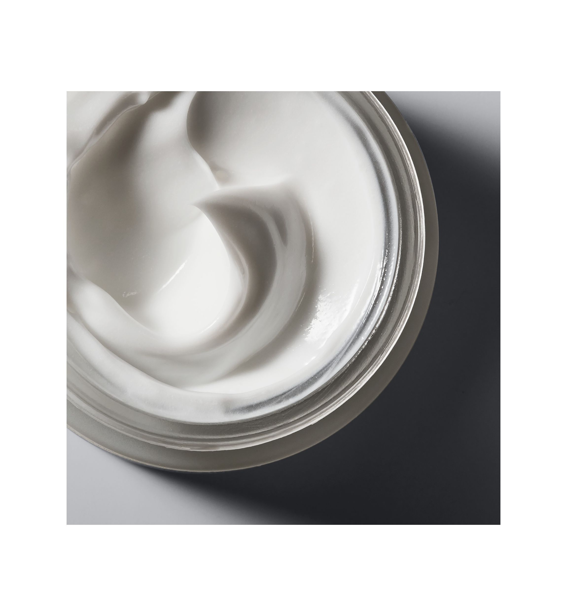 Hope in a Jar Smooth-Glow Multi-Tasking Moisturizer