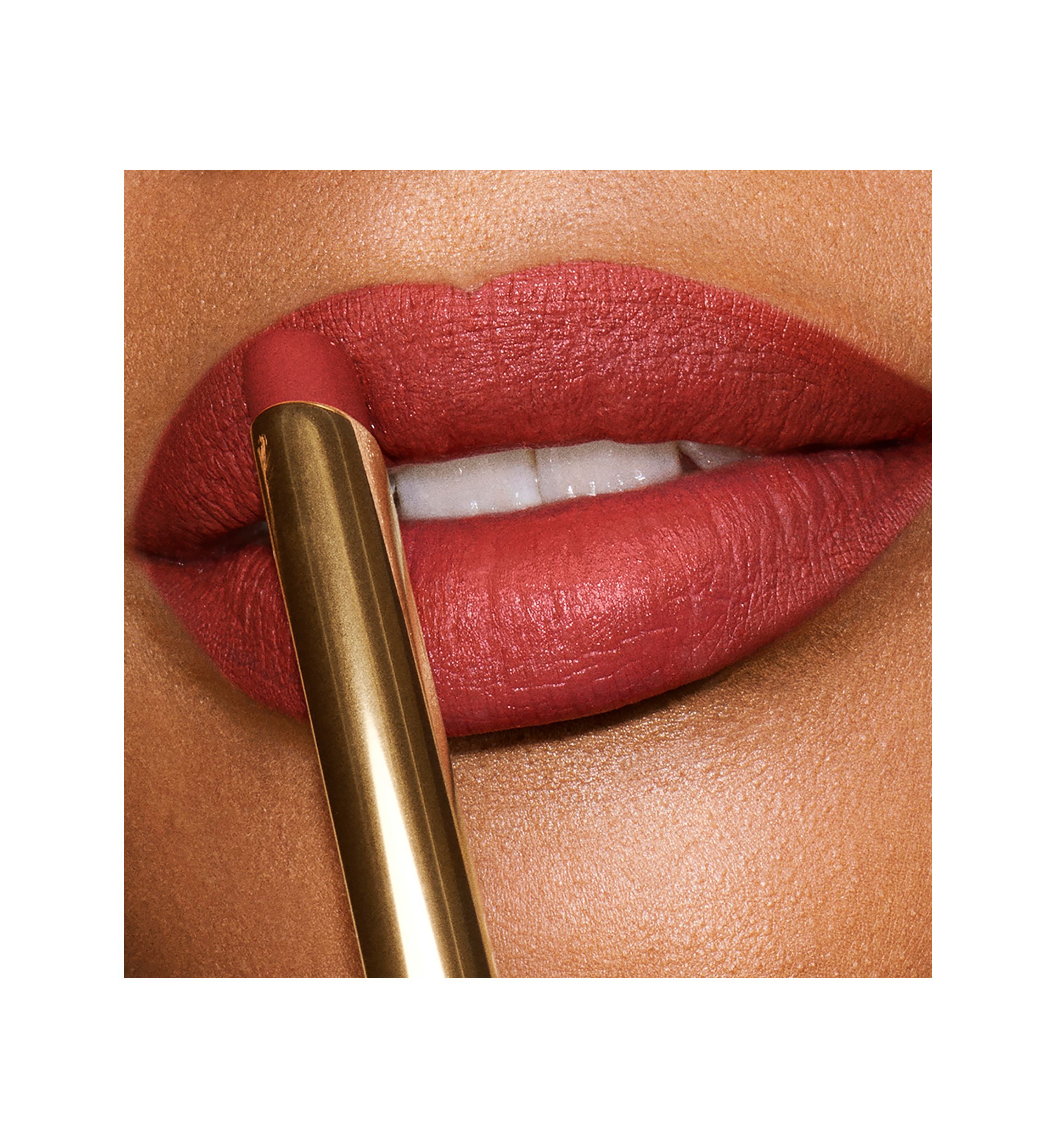 Pure Color Explicit Silk Matte Lipstick