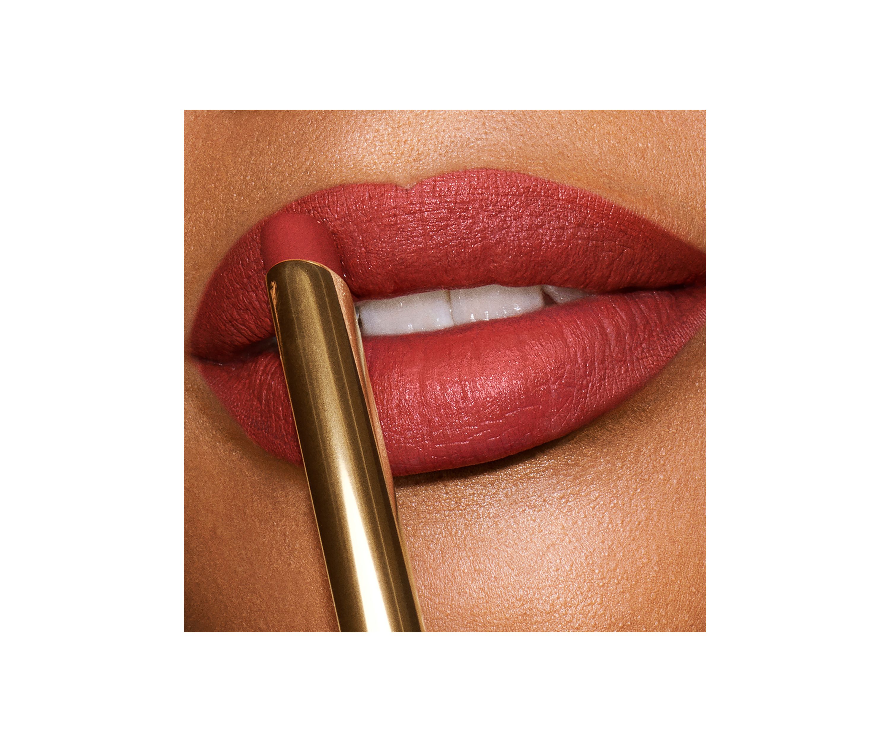 Pure Color Explicit Silk Matte Lipstick