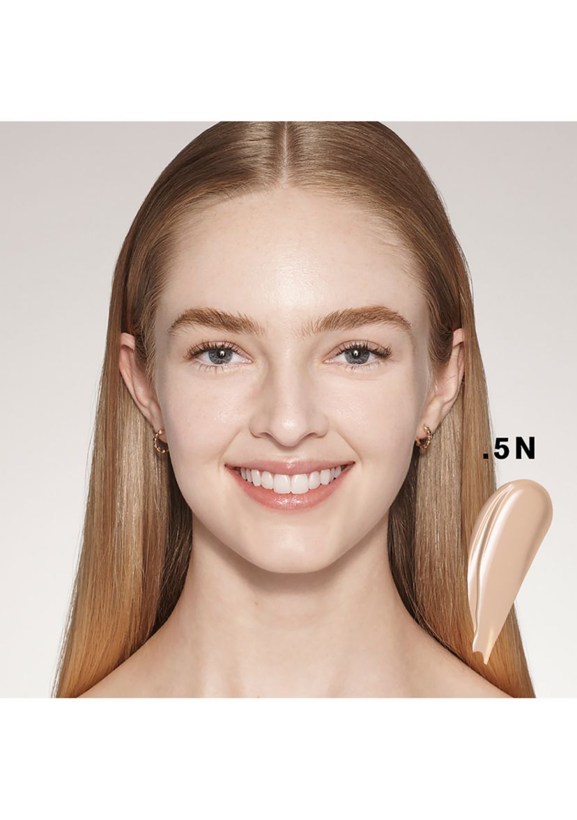 Futurist Soft Touch Brightening Skincealer Concealer with Vitamin C