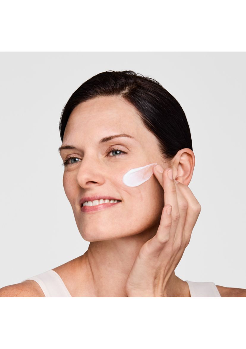 DayWear Multi-Protection Antioxidant 24H-Moisture Crème Moisturizer SPF 15 for Normal/Combo Skin