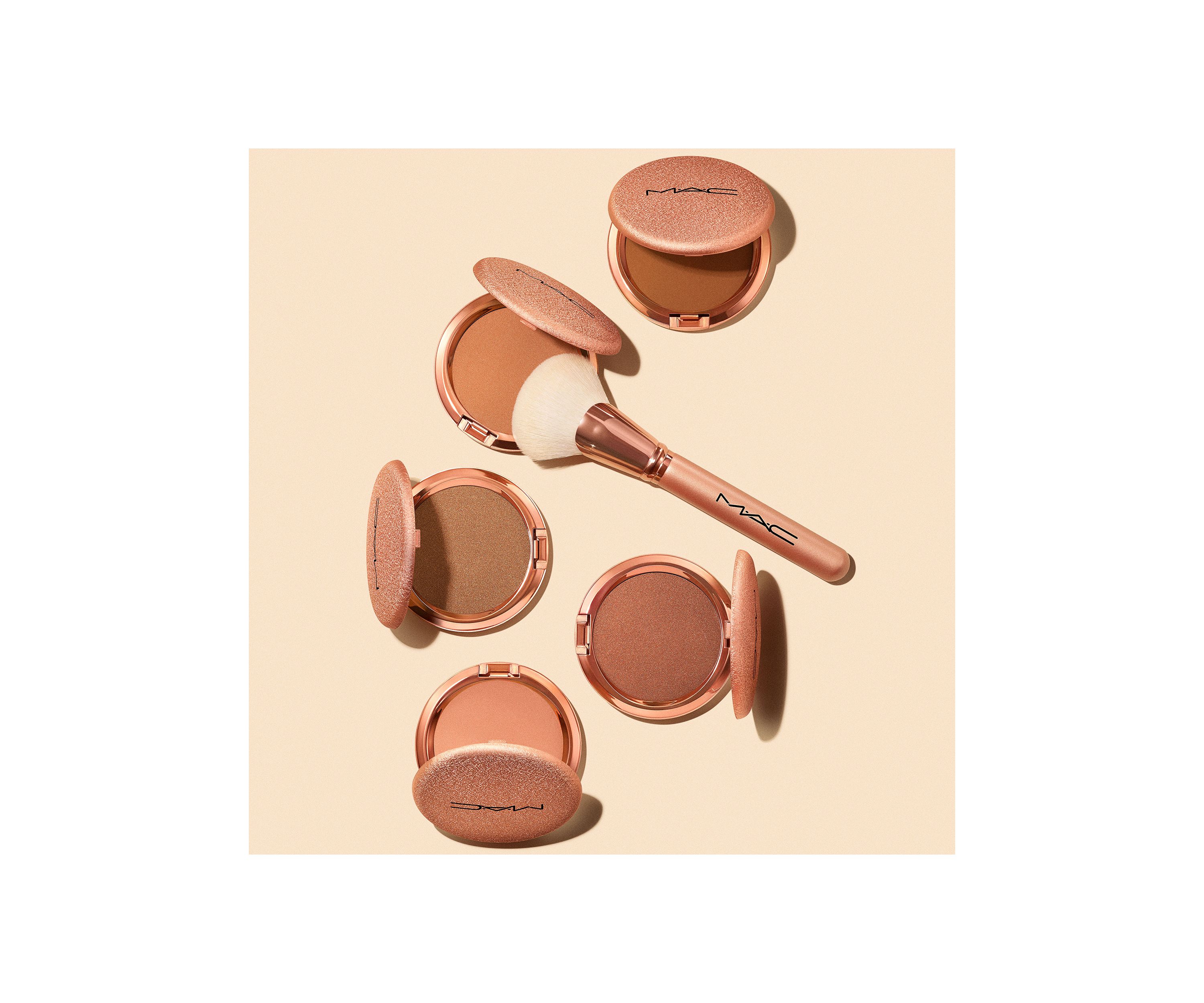143S Bronzer Fan Brush